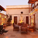 酒店 Cappadocia Balloon House 于尔居普