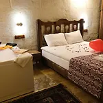 酒店 Cappadocia Balloon House 于尔居普