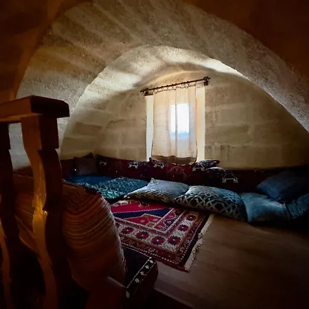 Cappadocia Balloon House Hotel 2*