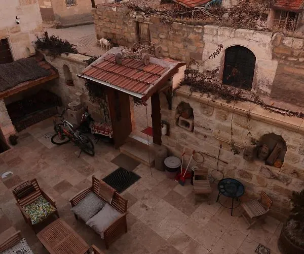 Cappadocia Balloon House 酒店 于尔居普